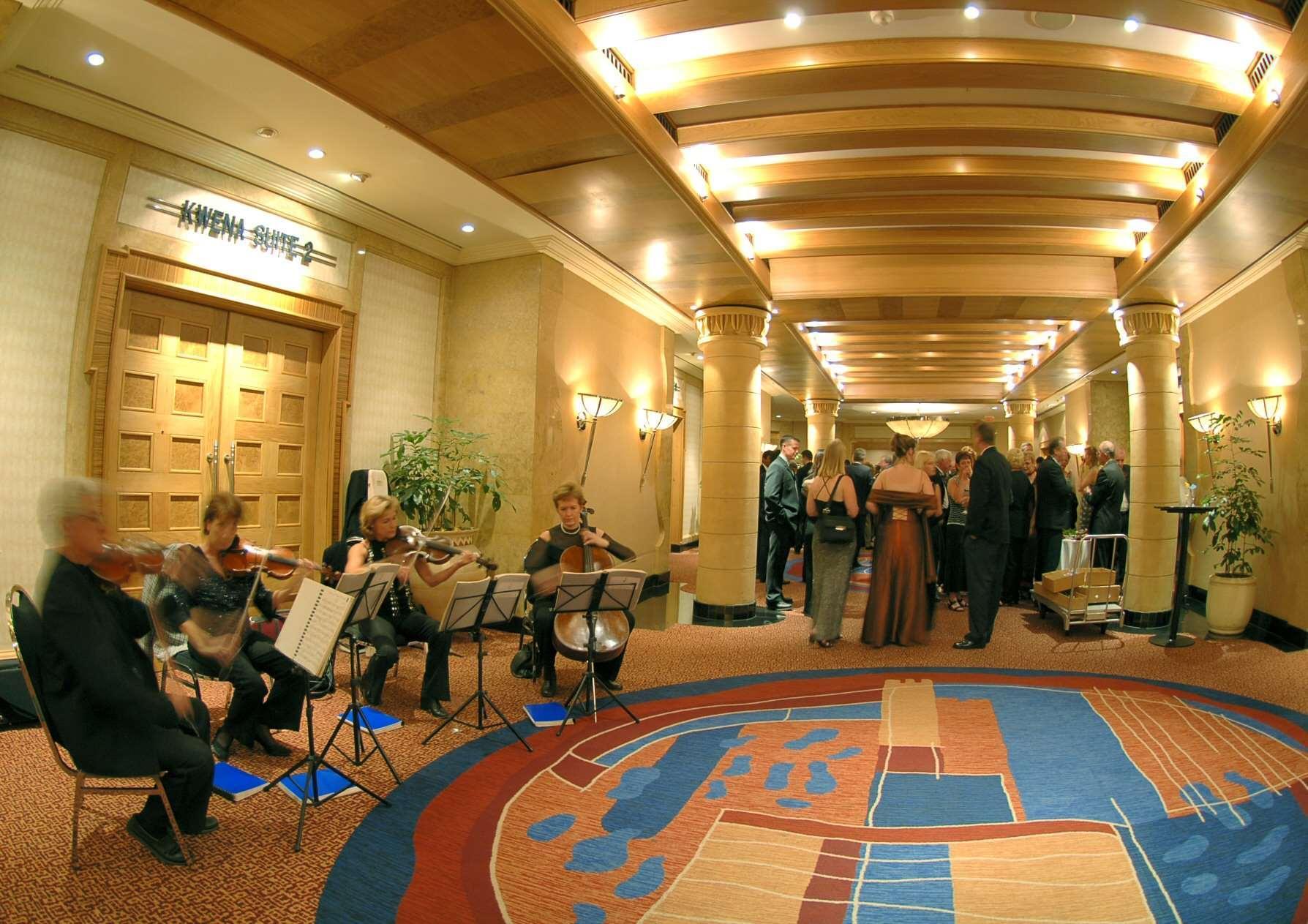 Nh Johannesburg Sandton Ξενοδοχείο Εξωτερικό φωτογραφία The lobby of the National Opera Centre